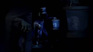 👻 Hatbox Ghost ARRIVES at Magic Kingdom Walt Disney World 2023 #shorts #disneyworld