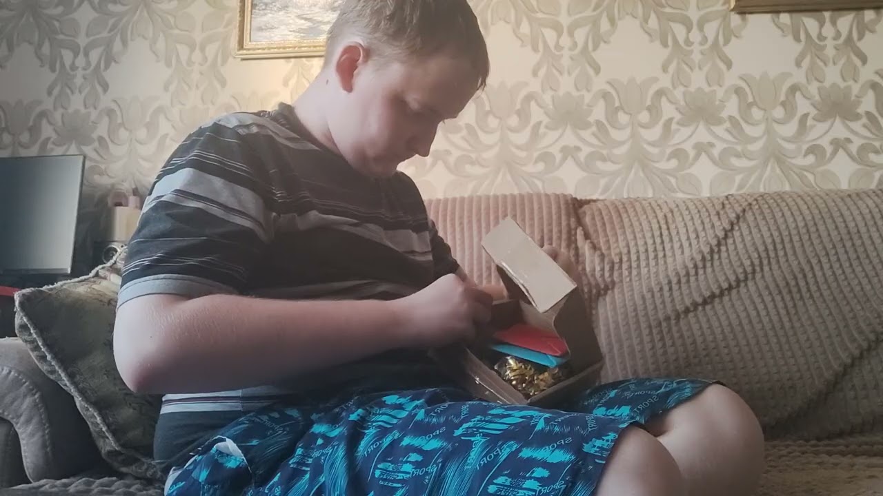 Я рассказываю и делаю распаковку сериала 2 сезона игра в кальмара 