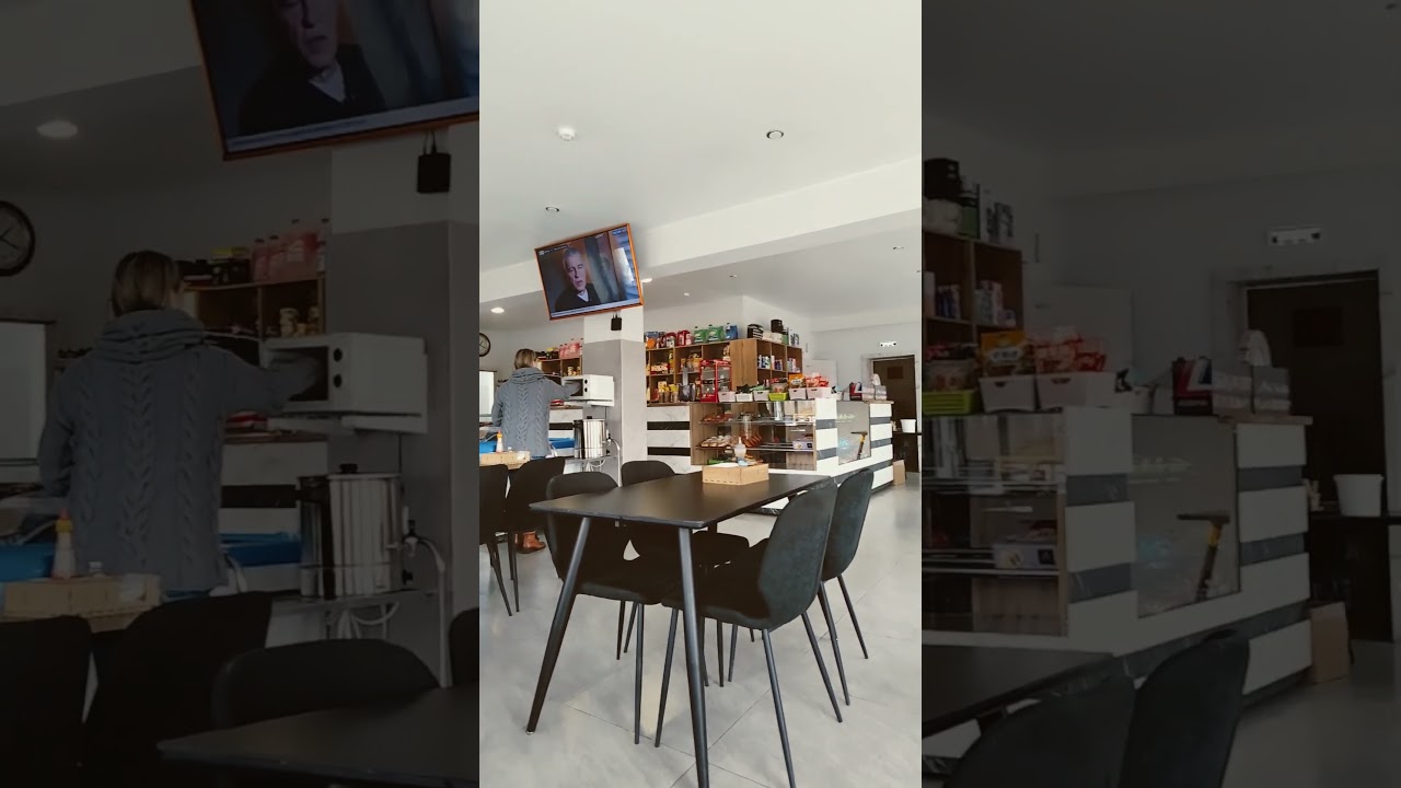 приличное кафе Восток, в гостинице мест нет.