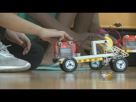 Stem Camp Teaches Young Students About Engineering