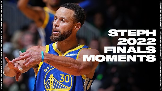 Stephen Curry (30) looks over his shoulder as the Golden State Warriors and  Toronto Raptors practiced during an off day between Games 1 and 2 of the  2019 NBA Finals at Scotiabank