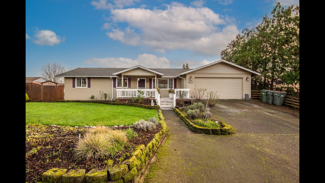 225 SW Hemlock St Dundee, OR 