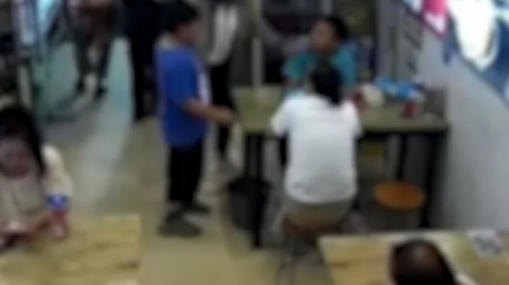10歲男孩燒烤店遭陌生女子掌摑，媽媽：她說她兒子被踢，被打後孩子有心理陰影不肯去上學 - 天天要聞
