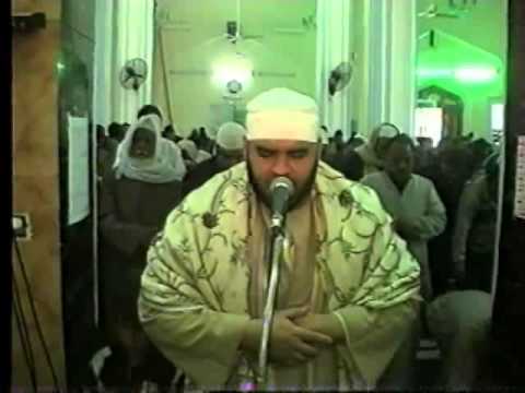 الشيخ عمرو الدماريس يأم المصلين في صلاه الجمعه قرعة العمرة