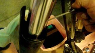 Morleys Muscle Yamaha Vmax Fork Disassembly.avi