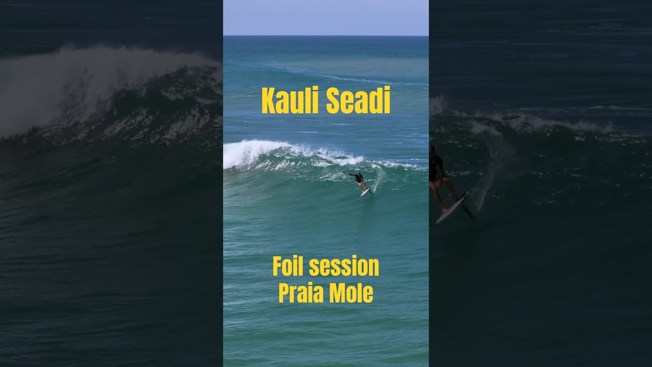 Kauli Seadi is foiling in Floripa 