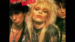Watch Hanoi Rocks Two Steps From The Move video