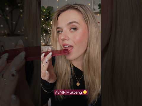 #asmr Sweet Treat Mukbang 🍓 #asmrvideos #asmrvideo #asmrcommunity #mukbang #asmreating