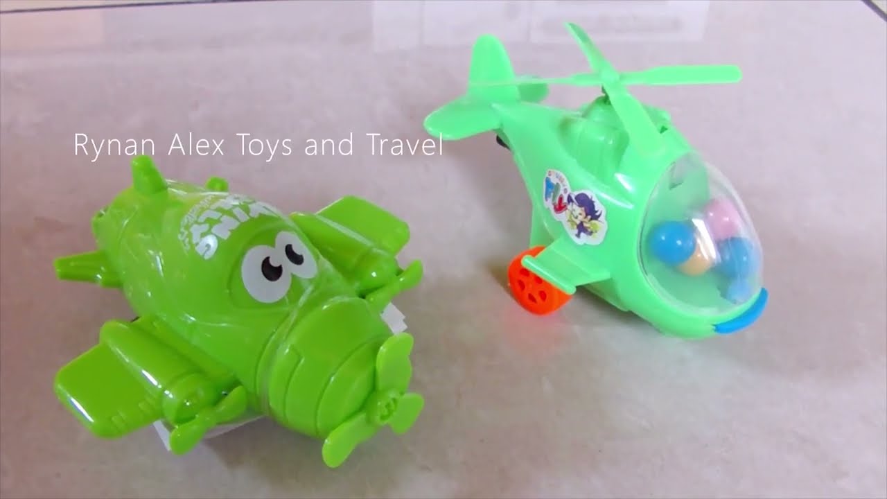 Airplane candy toys opening and testing