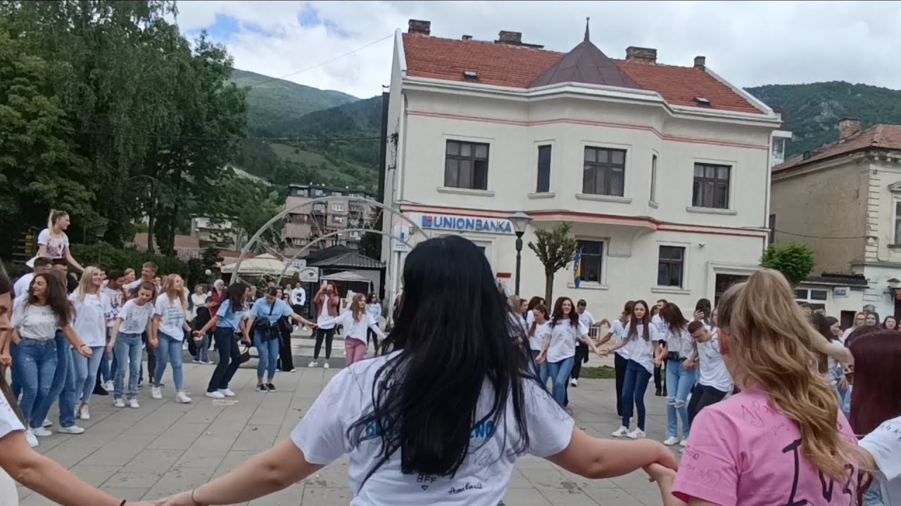 Defile Maturanta Srednje Medicinske Skole Travnik zadnji dan Škole