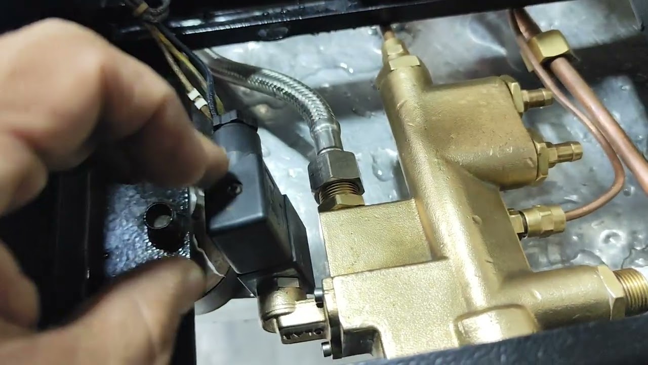 No Carga el agua en la máquina espresso #maquinaespresso #cafe #tinto #panaderia 