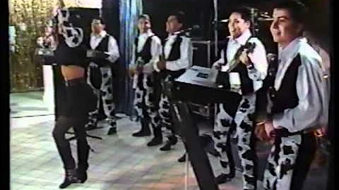 Selena Baila Esta Cumbia