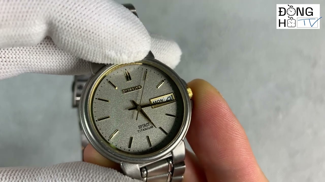 Đồng hồ đeo tay SEIKO Spirit Titanium 7N93-7020 lịch thứ lịch ngày 
