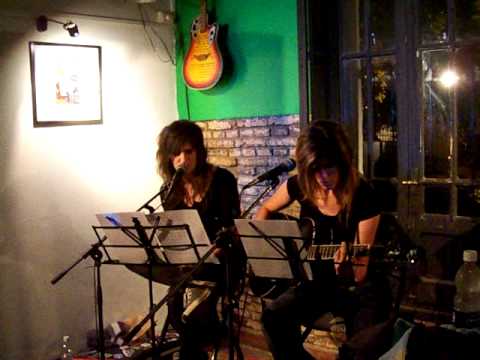 Marilina y Lula Bertoldi - Black Hole Sun