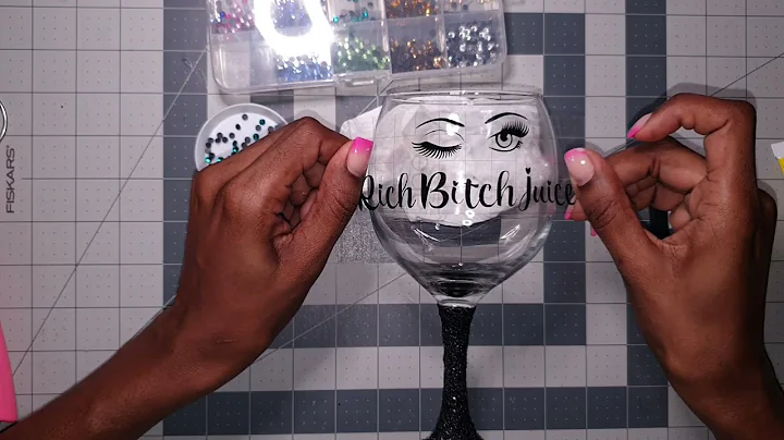 Glitter Wine Glass with Rhinestones and Vinyl - Black 🖤