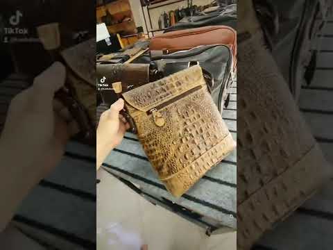 Video Túi đeo chéo nam BHLD144 Da bò dập nổi vân da cá sấu - youtube