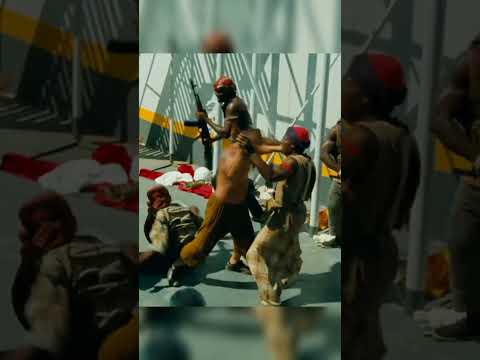 Экипаж танкера против сомалийских пиратов #shorts #боевик #фильмы #экшн #пираты