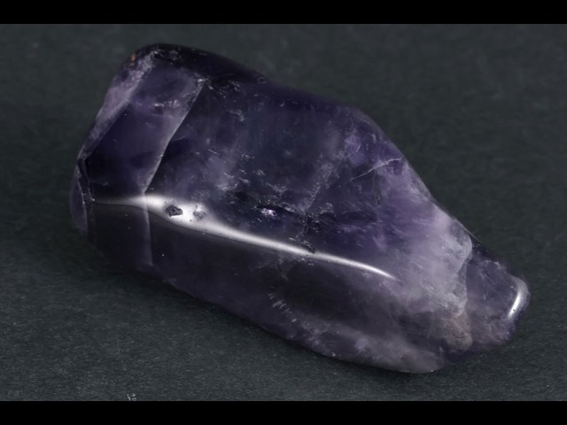 アメジスト 濃紫が綺麗✨ 大きな紫水晶 原石1面磨き556 アメジスト（紫水晶）原石磨き456g 天然石販売 名取貴石 天然石