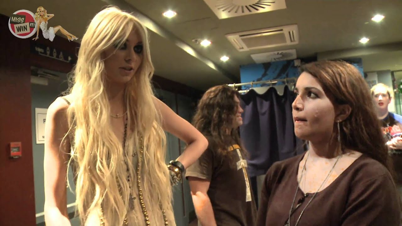 Miss Win It winners meet Taylor Momsen!