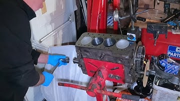 classic mini - Longman 1380 engine part 3, checking the camshaft timing.