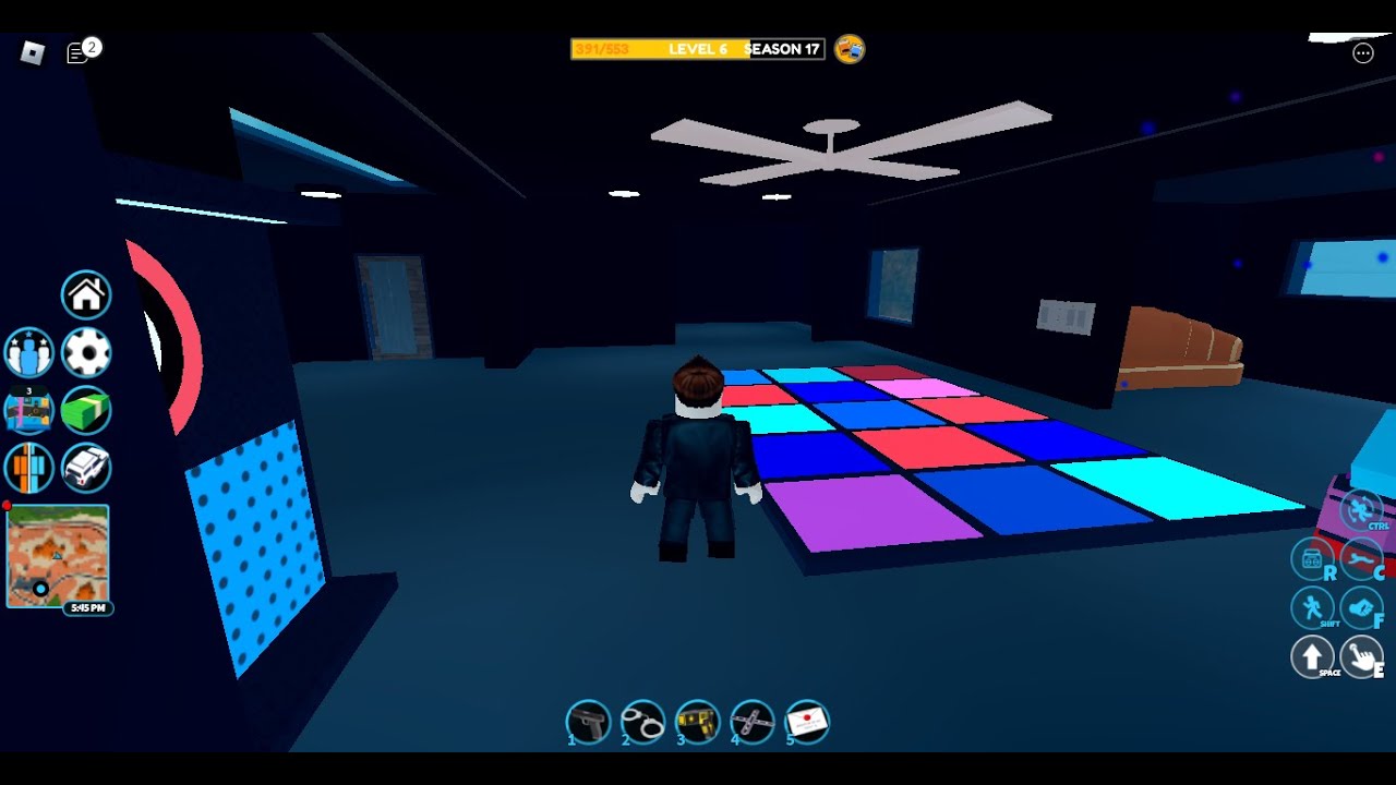 Decorating my house ,trying to get new limiteds Roblox Jailbreak