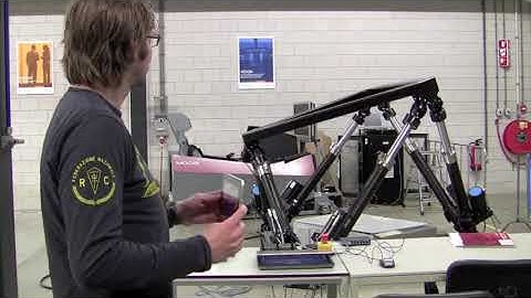 #Moog Electric Motion Base controllata attraverso un tablet.