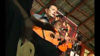 Carlos Mejia Godoy - La tumba del guerrillero chords