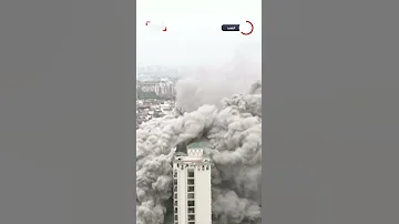 هدم ناطحتي سحاب بالهند في أقل من 10 ثوان 