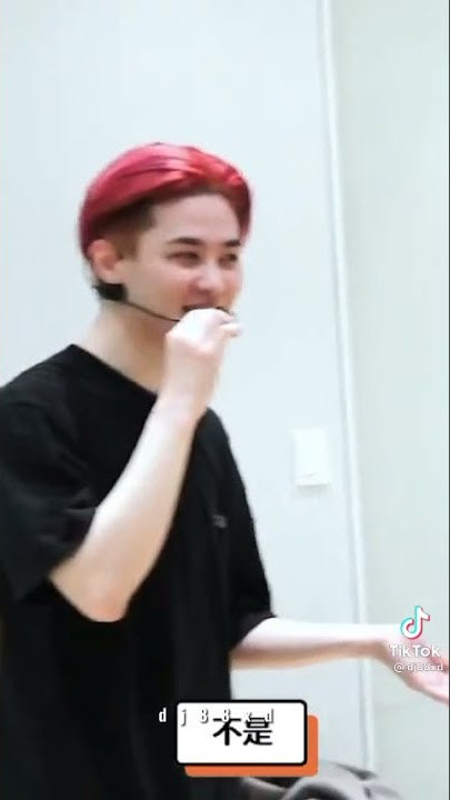 Anak-anak WayV ketika cek sound, dejun berbeda dari yang lain😭
