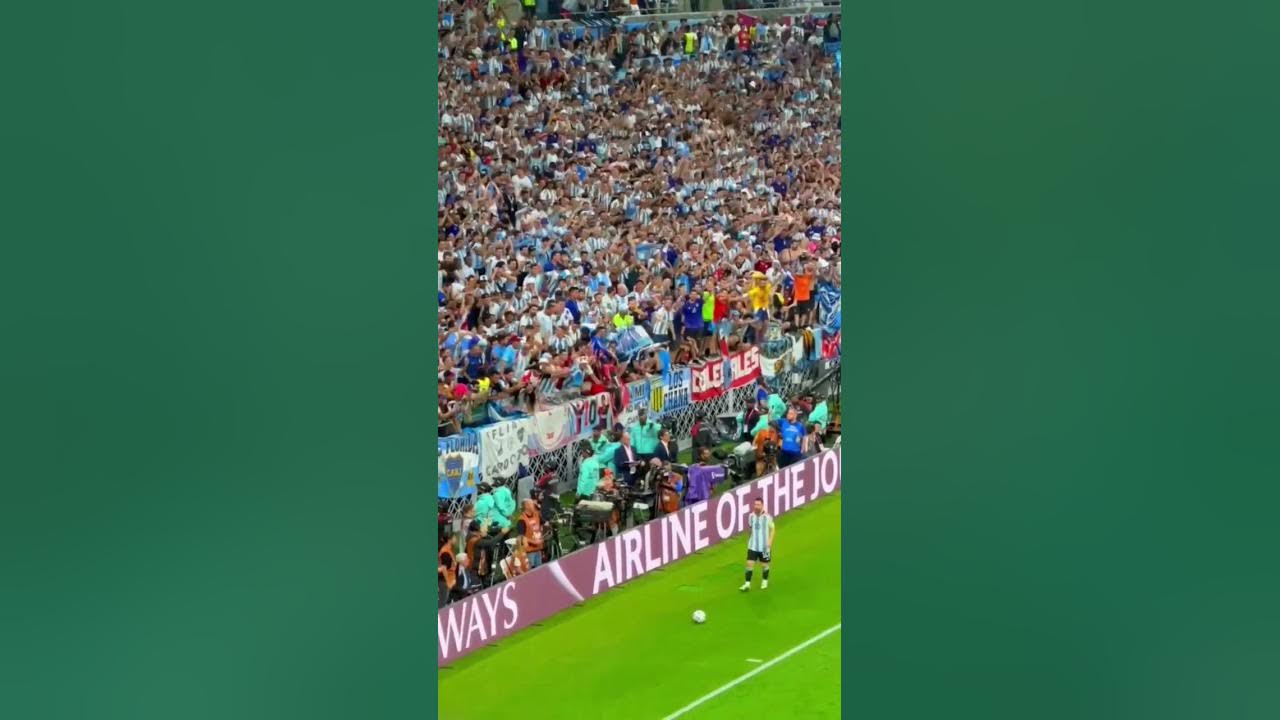coldest 🥶 fans bow down at King Lionel Messi 🙌🙌👑🇦🇷💙🤍 #lionelmessi #messi #fifaworldcup2022