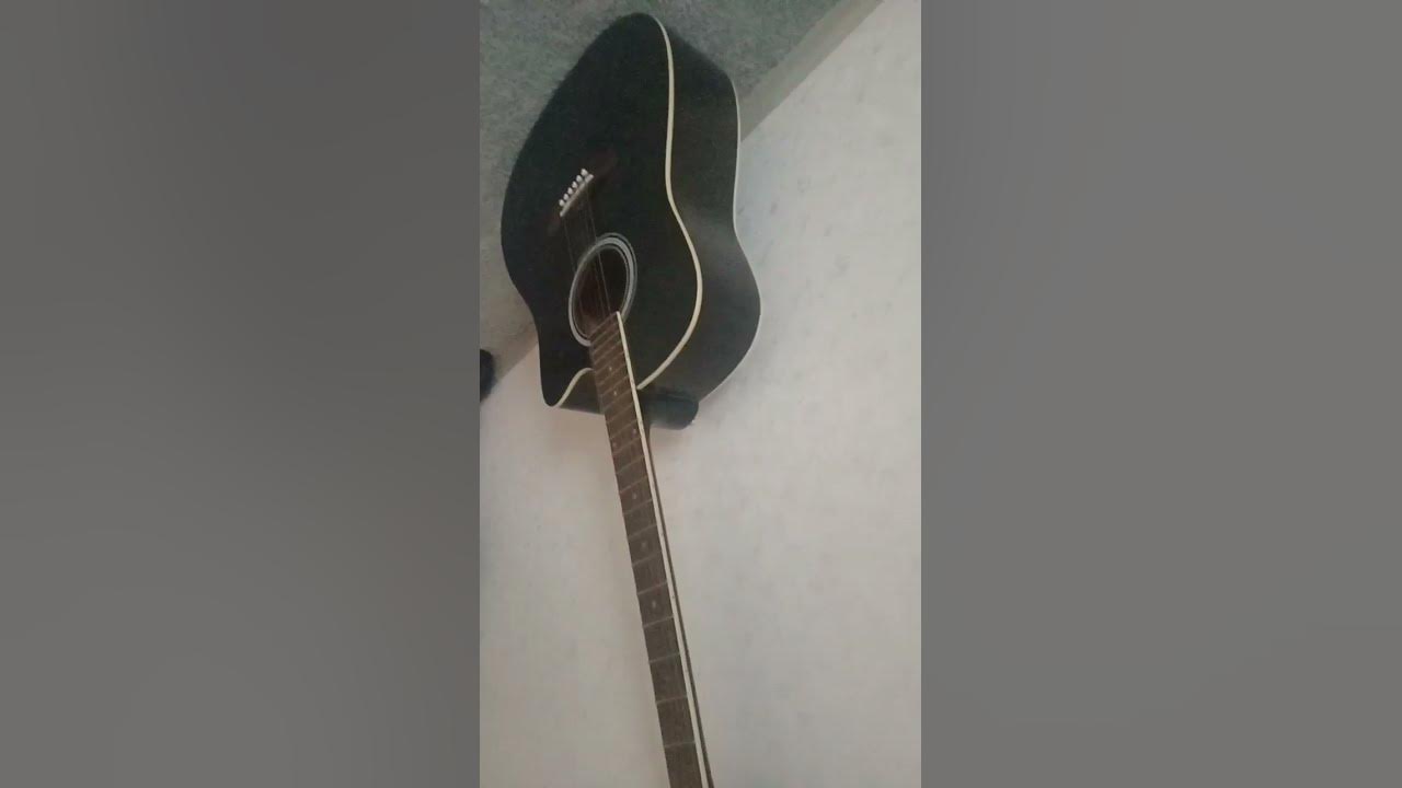 подскажите пожалуйста как выглядела гитара Виктора Цоя #цойлегенда ...