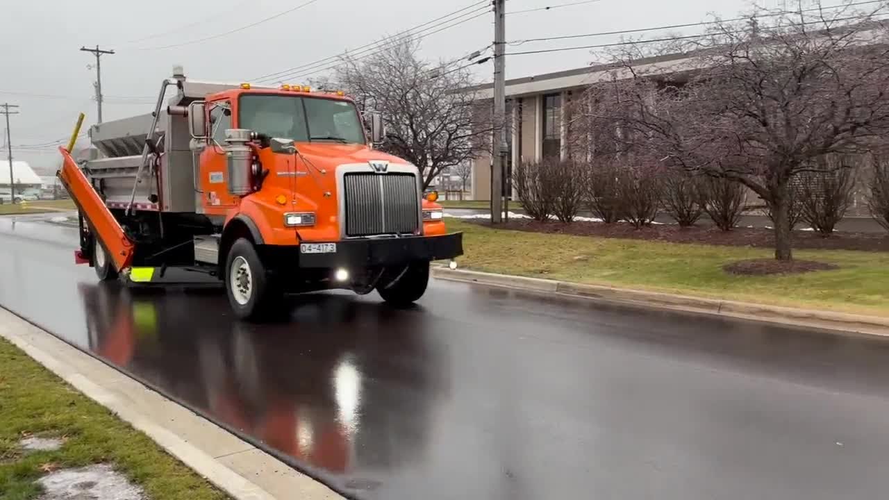 Michigan crews work overnight to keep roads safe for post-Christmas ...