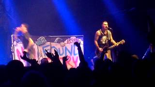 New Found Glory - My Friends Over You (Live)