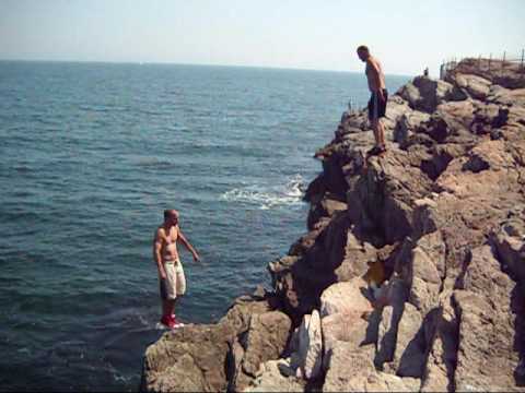 Newport Cliff Jumping