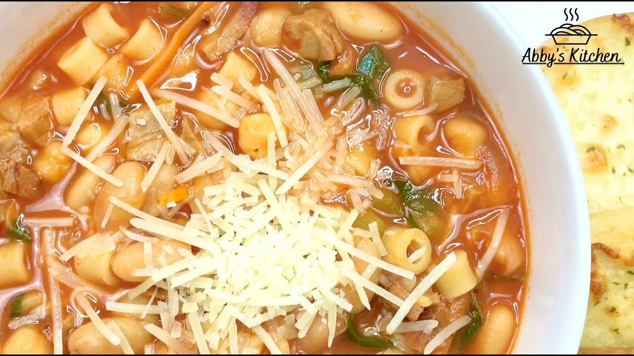Classic Minestrone Soup - Healthy & Hearty شوربة المنستروني الايطاليه. شوربة رائعه لازم تجربوها