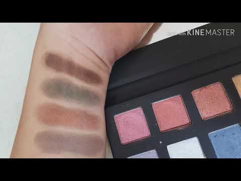 Spesial Make Up Palette ini terdiri dari 12 warna eyeshadow 3 warna blush on 4 warna Bronzer 2 kuas.. 