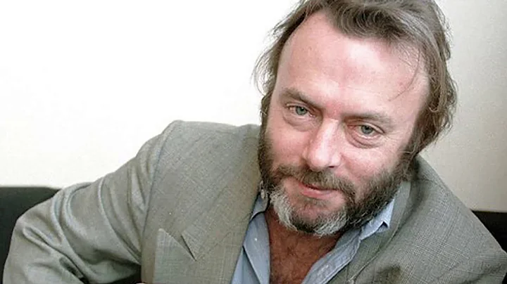 Christopher Hitchens talks London changing (2007)