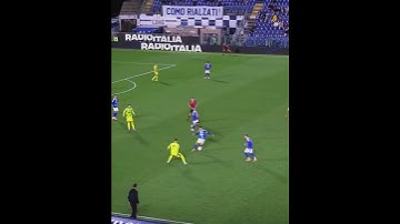 Tiki Taka school by Cesc Fabregas. 📹