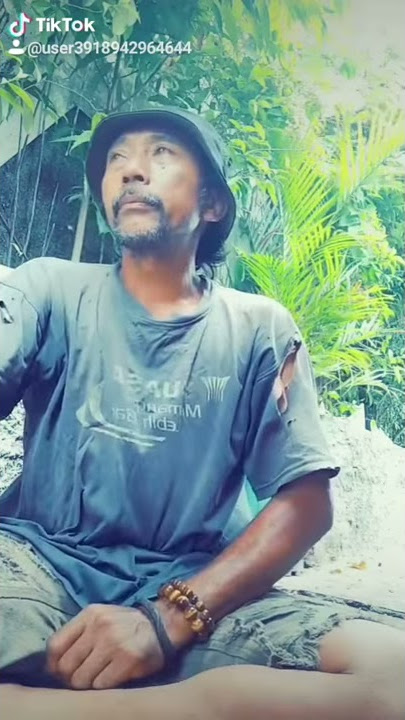 Memang bila orang sedang jaya siapa pun menyanjung nya