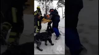 В Екатеринбурге спасатели УРПСО МЧС России спасли женщину от холода