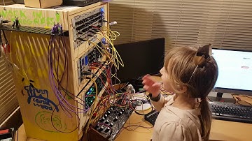 Caitlin explains clocks with the Mother-32 clock and the 4ms Rotating Clock Divider