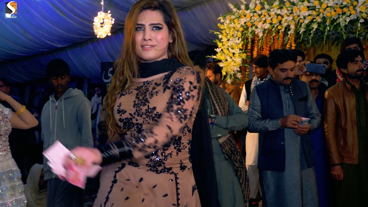 Ek Wari Tak Le - Pari  Paro - Dance Performance - Liaquatpur Show 2019