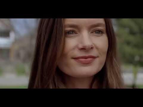 User Hr1zh5ol8c مدرسة تحب طالب عدها في الفصل وبترتبط فيه ولاكنها تكتشف انه قاتل ويريد قتلها هي وبنتها 