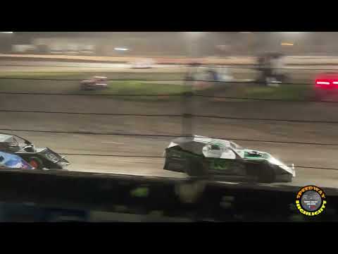Pro Modified feature race at fals on 7-11-2026