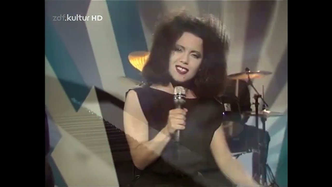 Matia Bazar - Ti Sento (1986 live HD) - YouTube