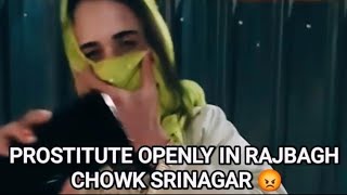 Watch Viral Video Of Girl From Rajbagh Chowk Srinagar Doing Trade Openly .