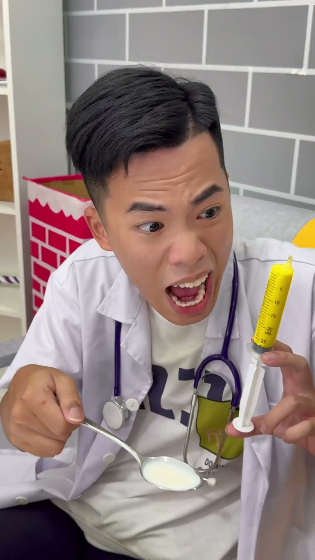 LNS - Bác Sĩ Thiên Tài và Cô bé Nhút Nhát || The Genius Doctor and the Shy Girl #shorts