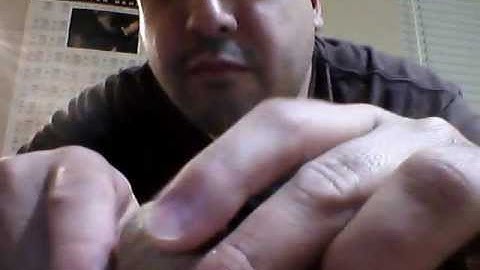 EASY NO NUTCRACKER NEEDED. CRACK WALNUTS SAFELY - SEE DESCRIPTION - LYNX777