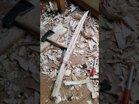 Video: Đế bàn: rèn, gỗ, kim loại