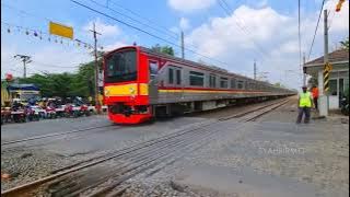 Kereta Rel Listrik Perlintasan JPL 91 Setiamekar Tambun Bekasi